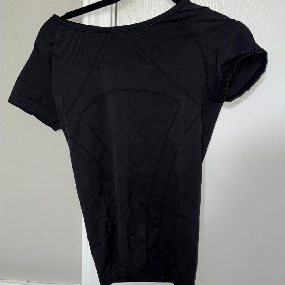 Athleta Black Fitted Short Sleeve T-Shirt